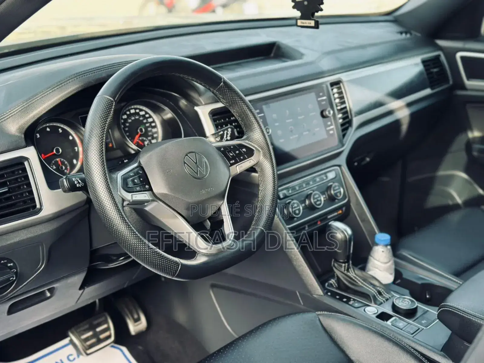Volkswagen Atlas 3.6L SE w/Technology 2021 Gris