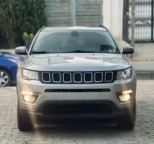 Photo - Jeep Boussole Latitude 4x4 2018 Gris