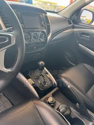 Mitsubishi Pajero 2023 Gris