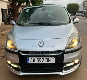 Photo - Renault Megane 2012 Gris