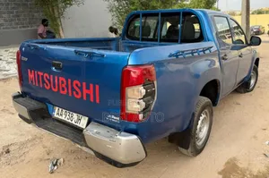 Mitsubishi L200 2022 Bleu