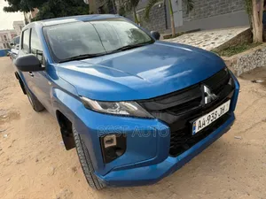 Mitsubishi L200 2022 Bleu