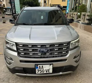 Photo - Ford Explorer 2017 Gris