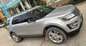 Ford Explorer 2017 Gris