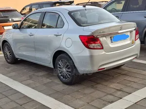 Suzuki Dzire 2024 Gris
