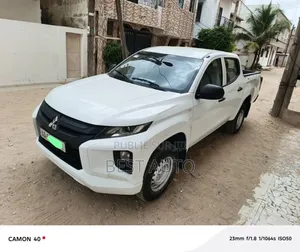 Photo - Mitsubishi L200 2022 Blanc
