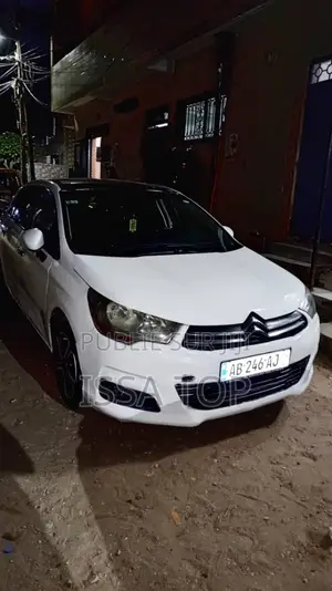 Photo - Citroen C4 2012 Blanc