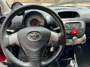 Toyota Aygo 2013 Orange
