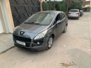 PEUGEOT 3008 2016 Gris