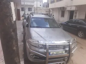 Toyota Fortuner 2016 Gris