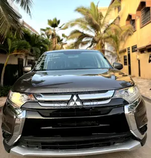 Photo - Mitsubishi Outlander 2017 Gris