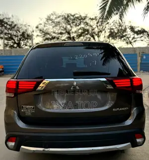 Mitsubishi Outlander 2017 Gris