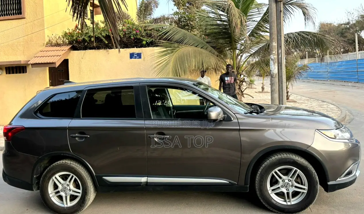 Mitsubishi Outlander 2017 Gris