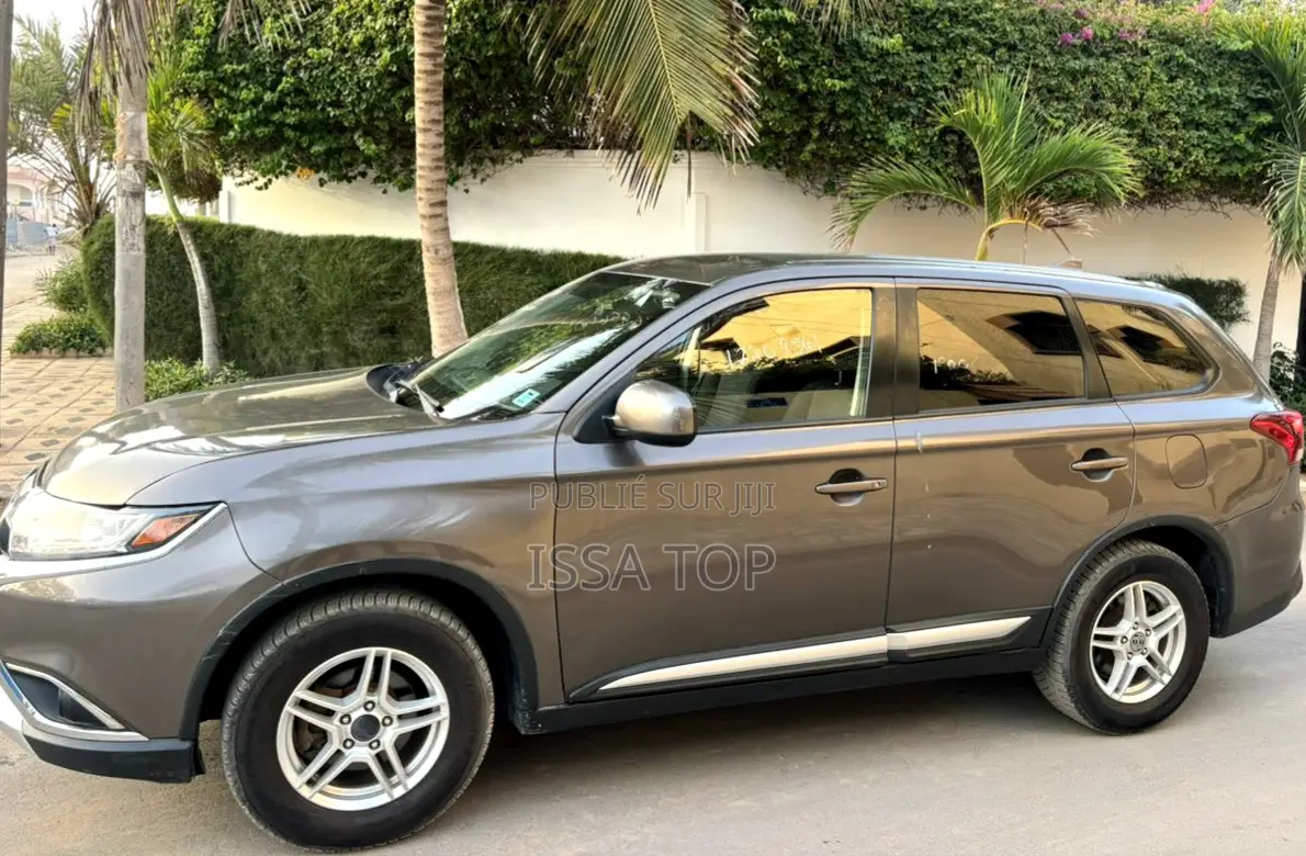 Mitsubishi Outlander 2017 Gris