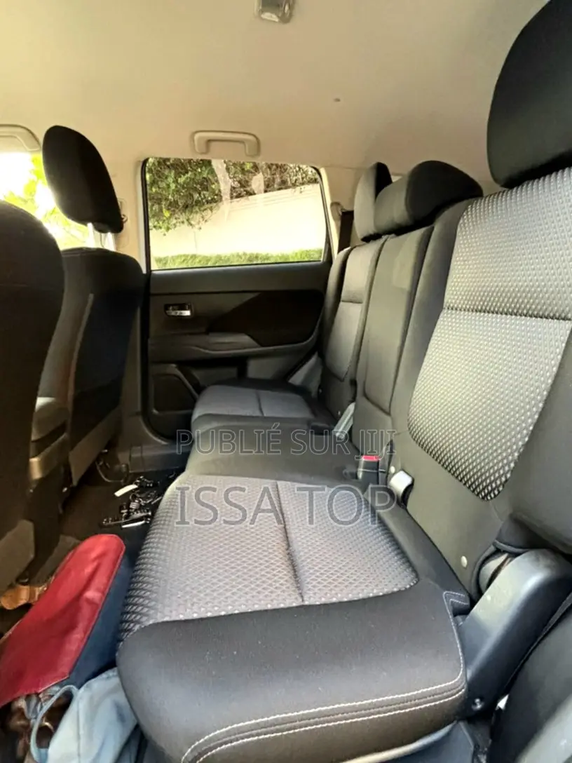 Mitsubishi Outlander 2017 Gris