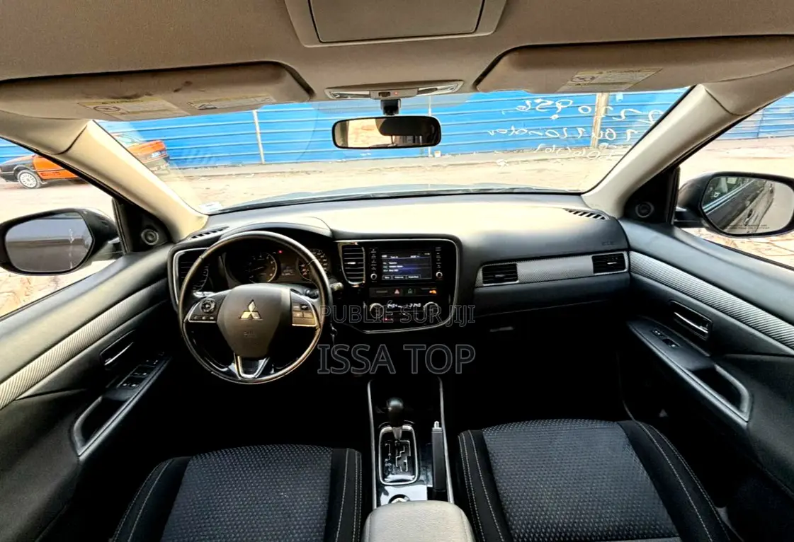 Mitsubishi Outlander 2017 Gris