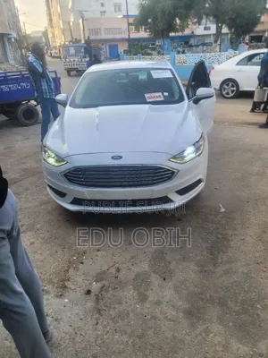 Photo - Ford Fusion SE AWD 2017 Blanc
