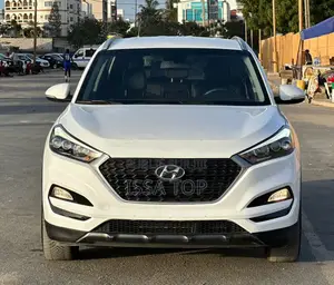 Photo - Hyundai Tucson 2017 Blanc