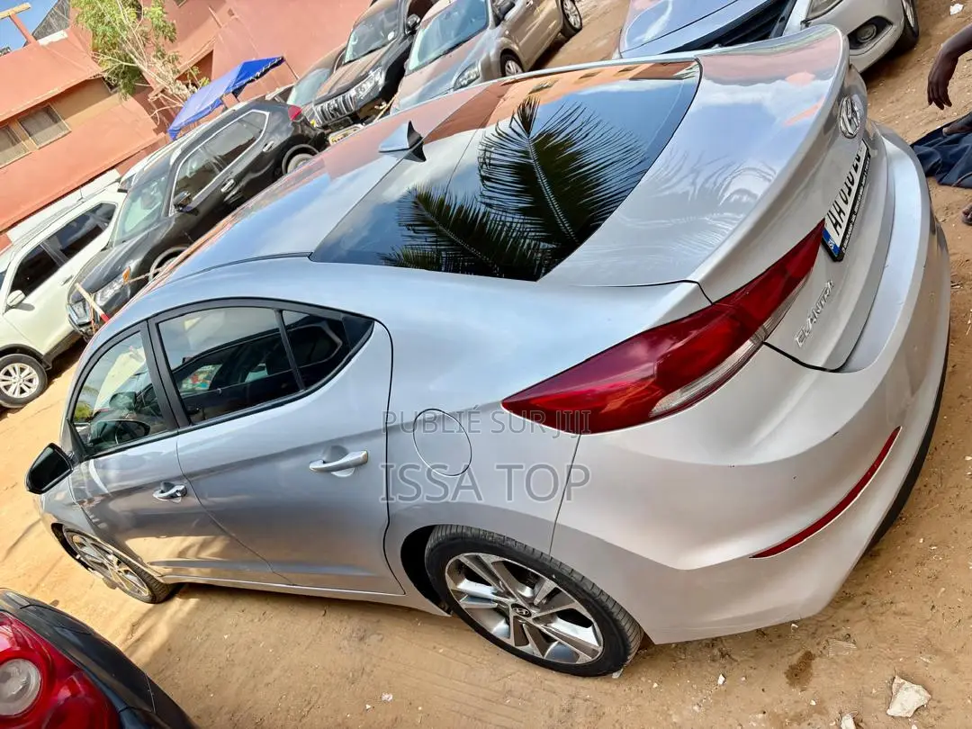 Hyundai Elantra 2018 Gris