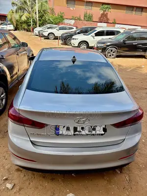 Hyundai Elantra 2018 Gris
