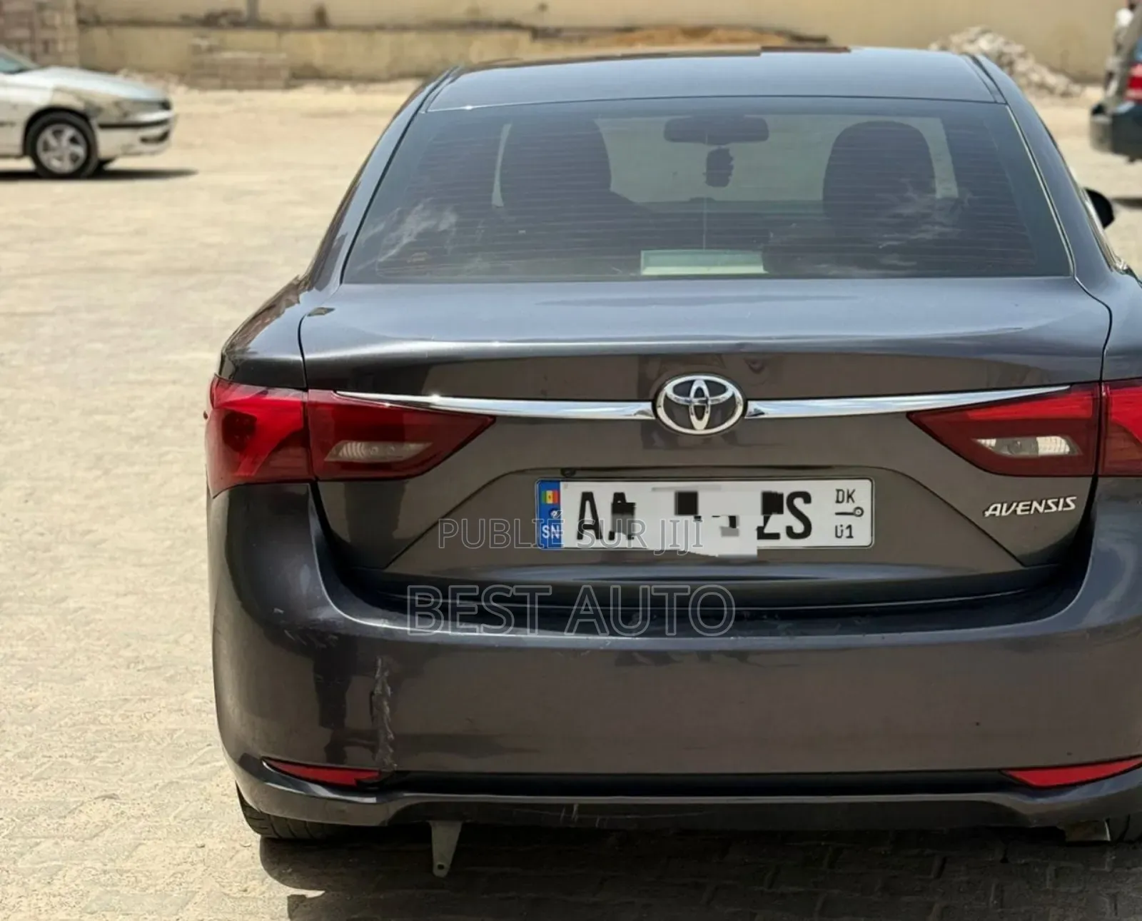 Toyota Avensis 2017 Gris