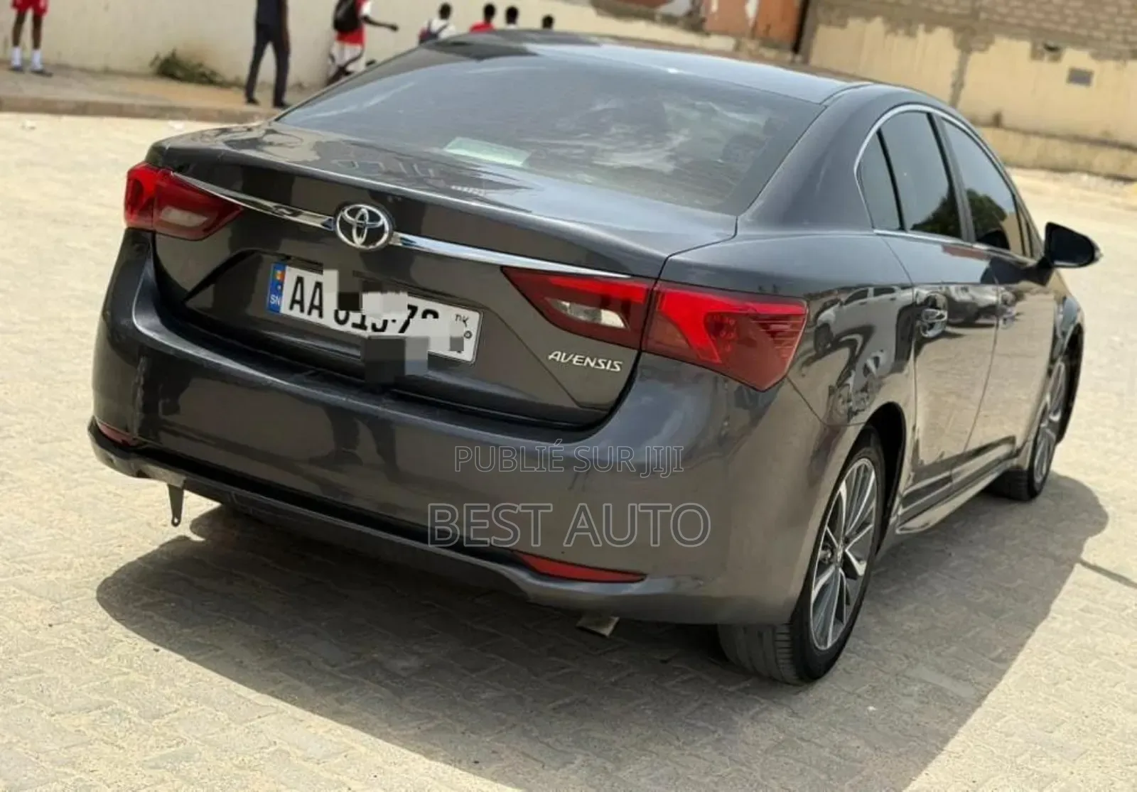 Toyota Avensis 2017 Gris