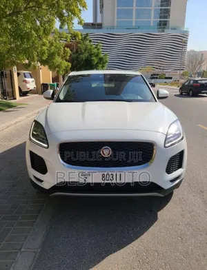 Photo - Jaguar F-Pace 2018 Blanc
