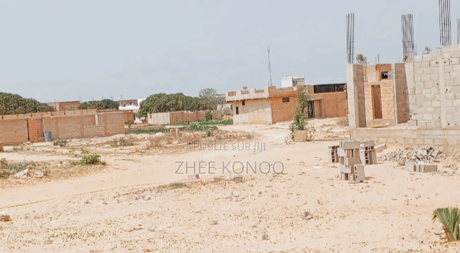 Parcelle De 225 M2 À Gandoul