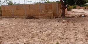 Parcelle De 225 M2 À Gandoul