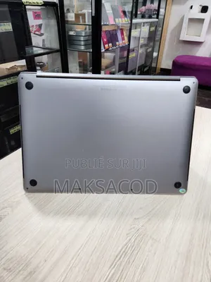 Photo - Ordinateur Portable Apple MacBook Pro 2017 16GB Intel Core I7 SSD 512GB