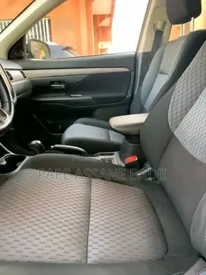 Location Mitsubishi Outlander 7 Places 2015