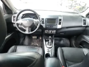 Citroen C-Crosser 2011 Gris