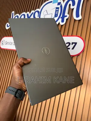 Photo - Ordinateur Portable Dell Vostro 15 5000 16GB Intel Core I5 SSD 512GB