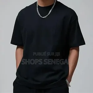 Duo Élégant – Le Tee-Shirt Blanc Noir Essentiel