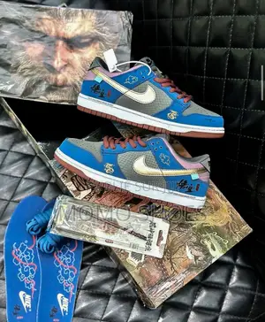 Photo - Nike Dunk Low