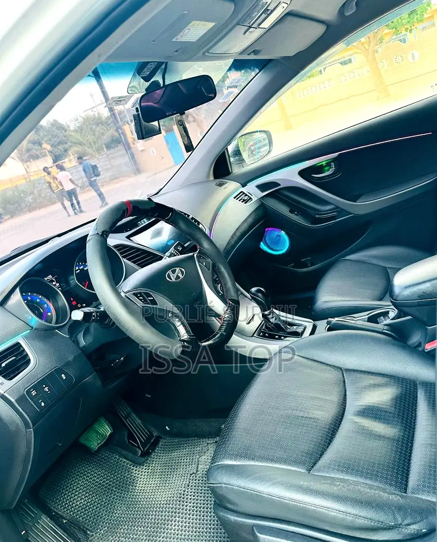 Hyundai Avante 2016 Blanc