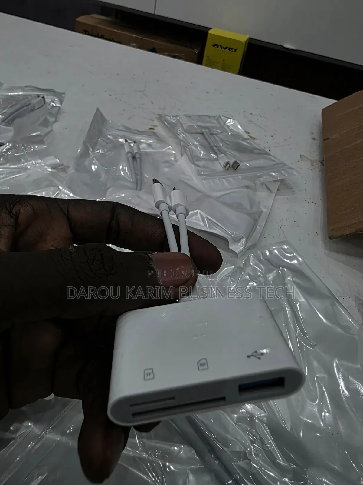 Hub Usb Otg 5-en-1 / Lecteur De Cartes Avec Ports Lightning