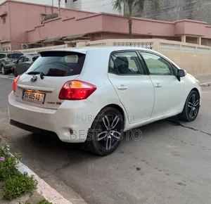 Toyota Auris 2012 Blanc