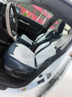 Toyota Auris 2012 Blanc