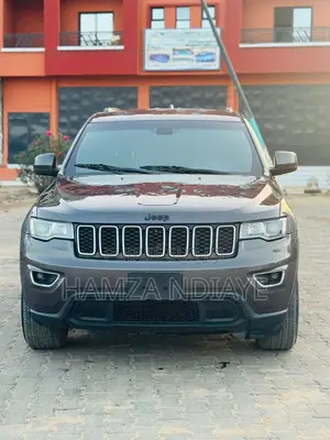 Photo - Jeep Cherokee 2017 Gris