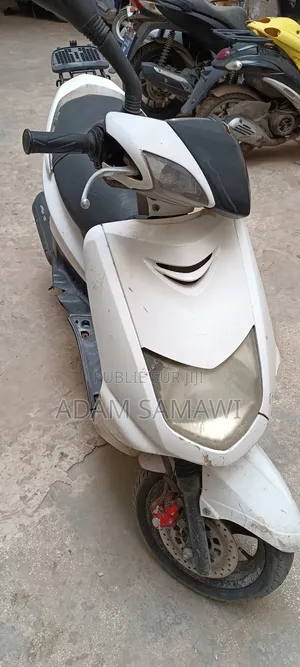 Photo - Yamaha Autre 2007 Blanc