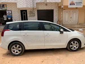 Photo - PEUGEOT 5008 2013 Blanc cassé