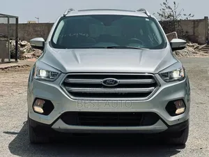 Photo - Ford Escape 2018 Gris