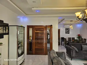 Furnished 3chbre Appartement dans Société De Gestion, Yoff à Vendre