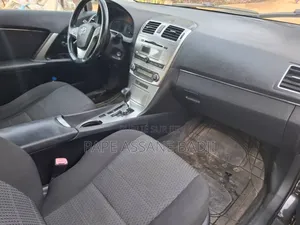 Location Toyota Avensis