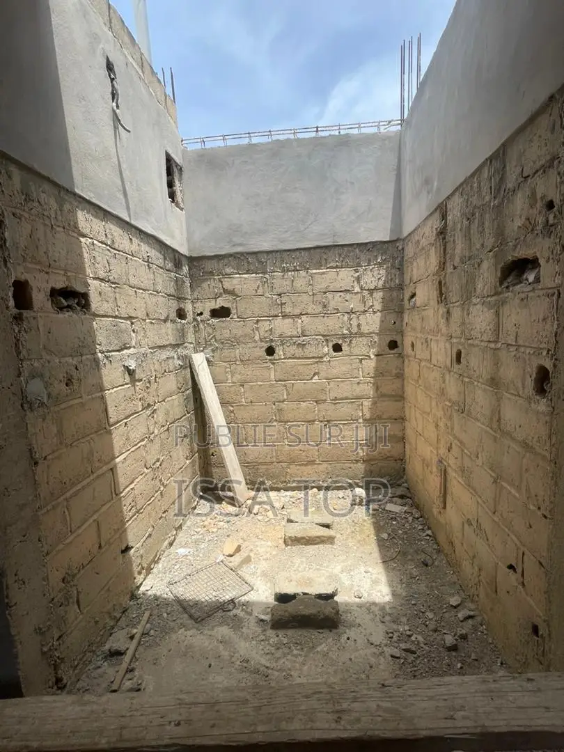 2chbre Maison dans Rufisque à Vendre