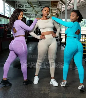 Photo - Tenue De Sport 2 Pièces