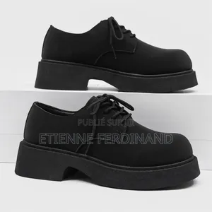 Photo - Chaussures En Cuir De Style Britannique