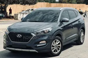 Photo - Hyundai Tucson 2017 Gris