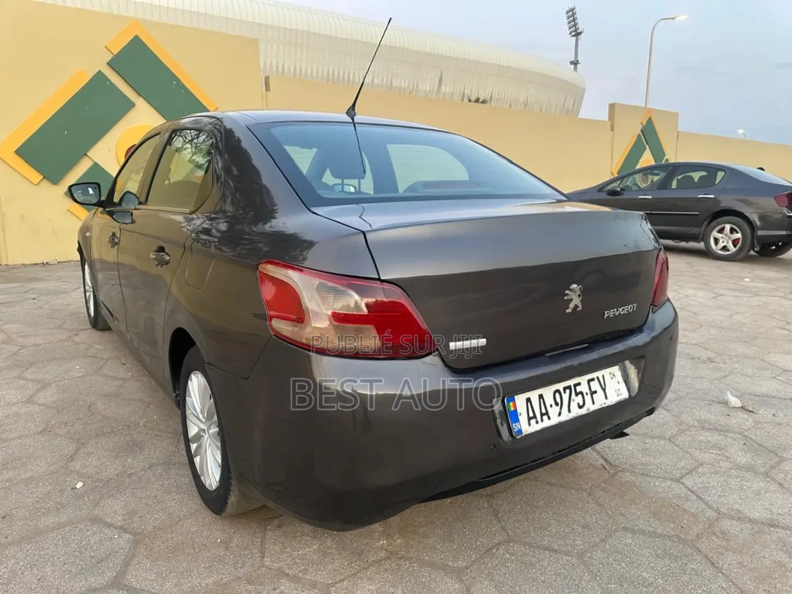 PEUGEOT 301 2016 Gris